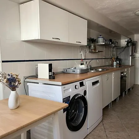 Fisquito - - Rustic Wine Cellar * מאלגה