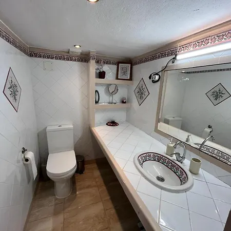 Fisquito - - Rustic Wine Cellar Apartment